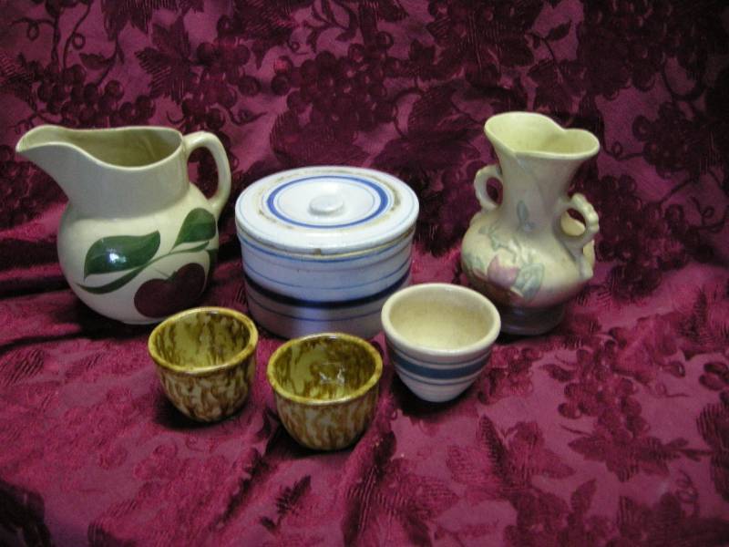 lot 80 image: Antique Butter Crock and Pottery Pieces