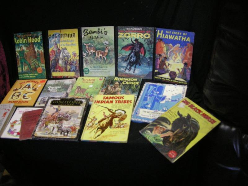 lot 98 image: Vintage Childrens StoryAdventure Books