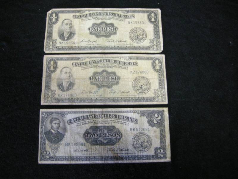 lot 112 image: Vintage 1949 Philippines Paper Currency