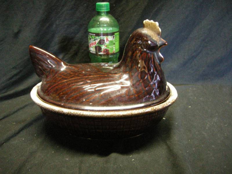 lot 145 image: Vintage Pfaltzgraf Hen on Nest