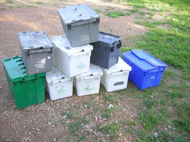 lot 148 image: 9 Butterfly Lid Totes