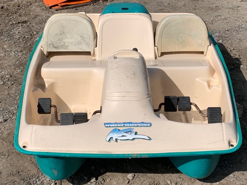 lot 3 image: 1998 ASL Paddle Boat