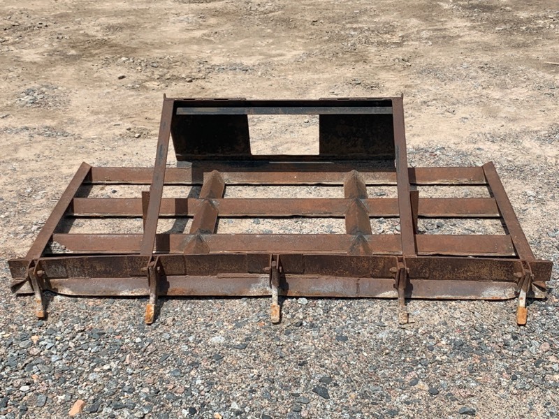 lot 3A image: Commercial Skid-Loader Leveling Bar