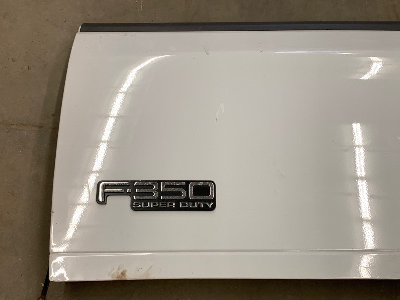 lot 5 image: Ford F.350 Tailgate