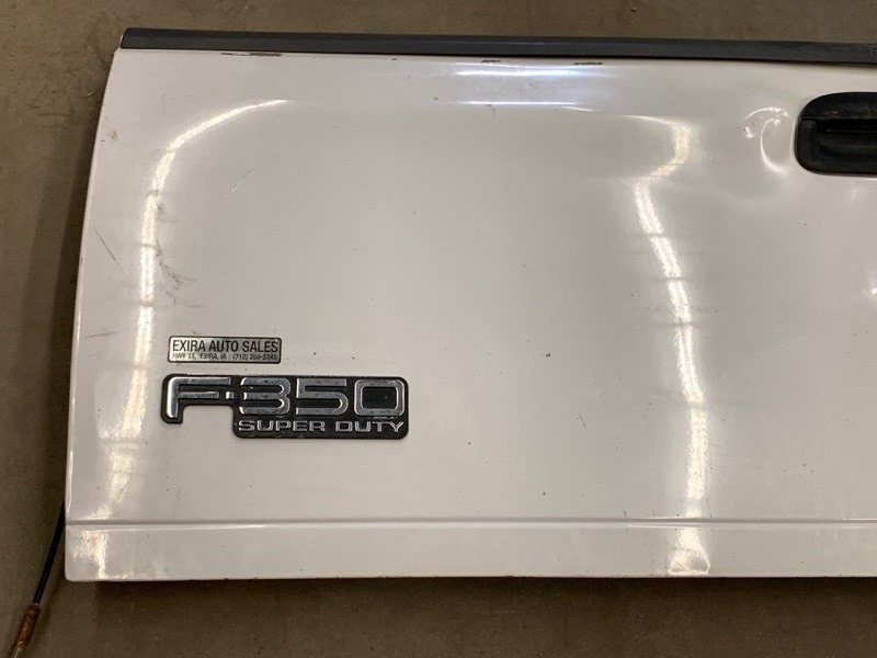 lot 6 image: Ford F.350 Tailgate