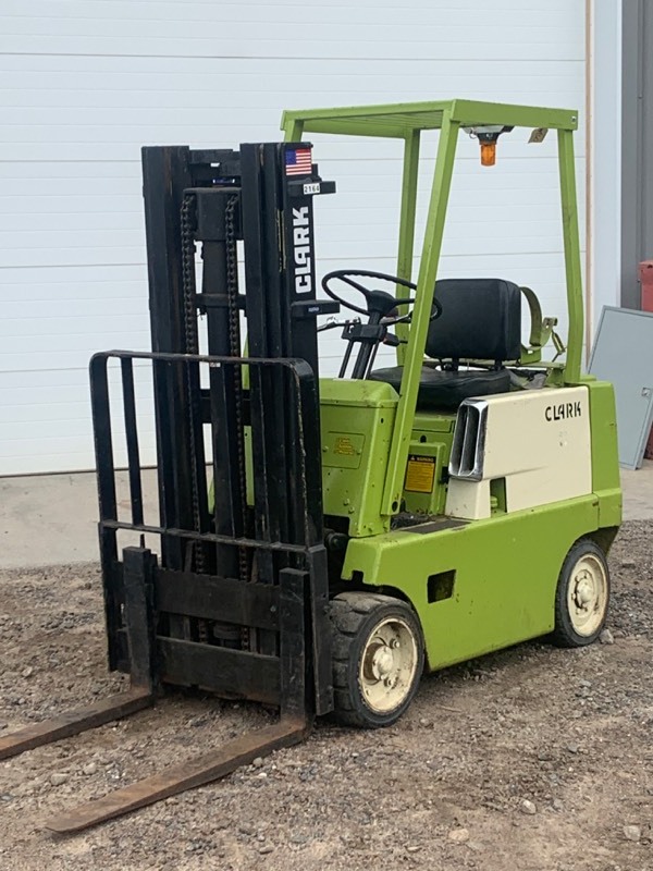 lot 1A image: Clarke C50B Forklift