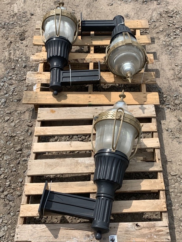 lot 4A image: (3) Vintage Wall-Mount Outdoor Globe Lights
