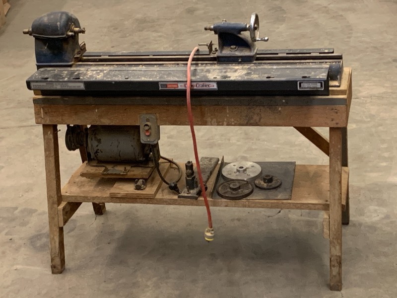 lot 28 image: Craftsman Wood Lathe Set