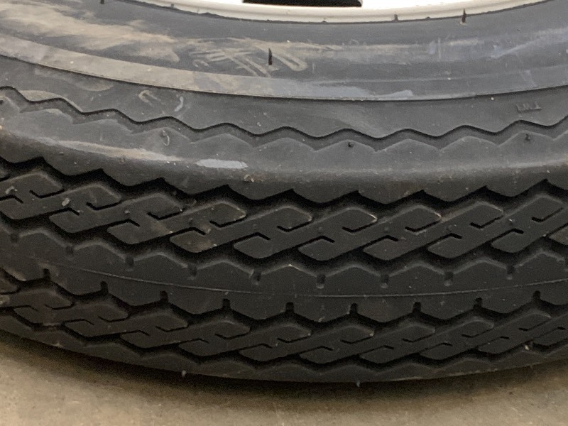 lot 39 image: Unused 5.3012 Trailer Tire