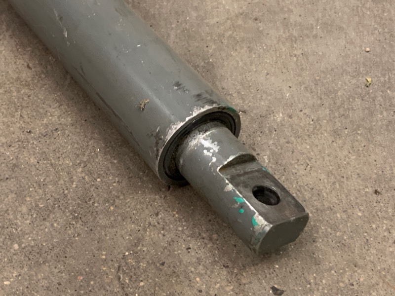 lot 63 image: Dayton Linear Actuator