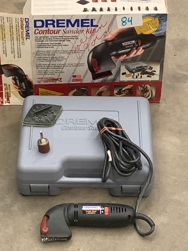 lot 84 image: Dremel Handheld Sander Kit