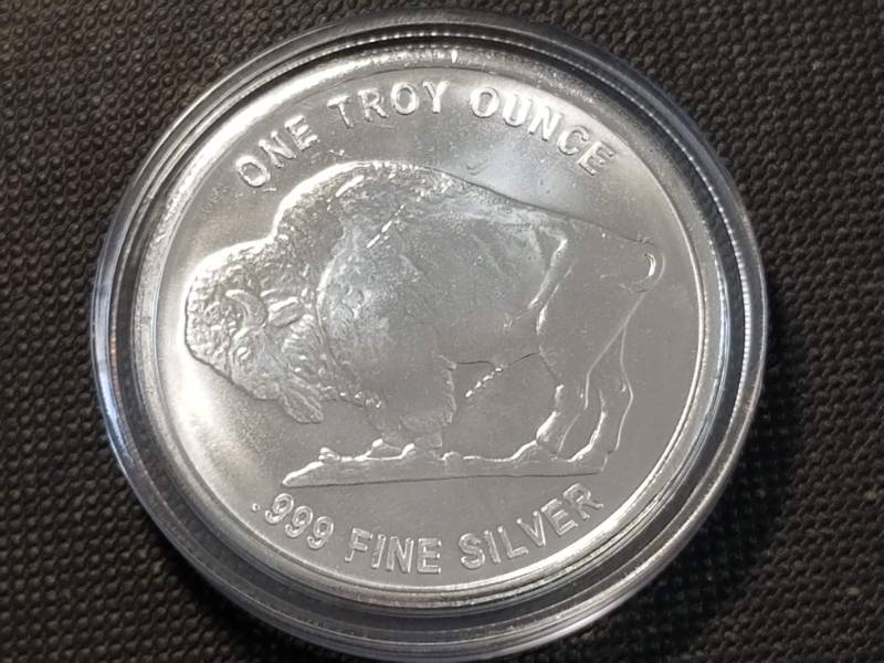 lot 23-A image: 1 TROY OZ. .999 FINE SILVER INDIAN BUFFALO DESIGN IN AIRTITE
