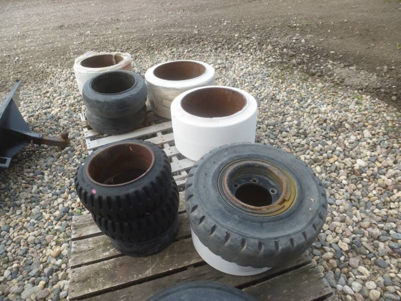 lot 18 image: Forklift Rubber Assorted