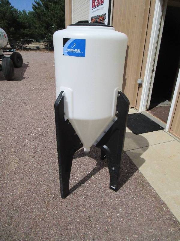 lot 54 image: 60 gal Chemical Tank