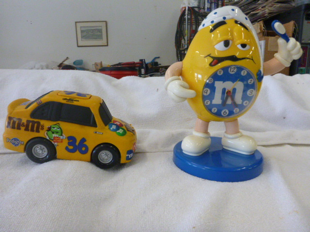 lot 15 image: M&Ms Clock and Car