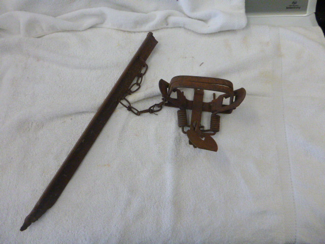 lot 24 image: Hunting Trap