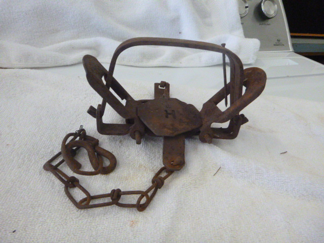 lot 26 image: Hunting Trap