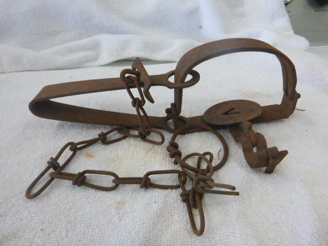 lot 29 image: Hunting Trap