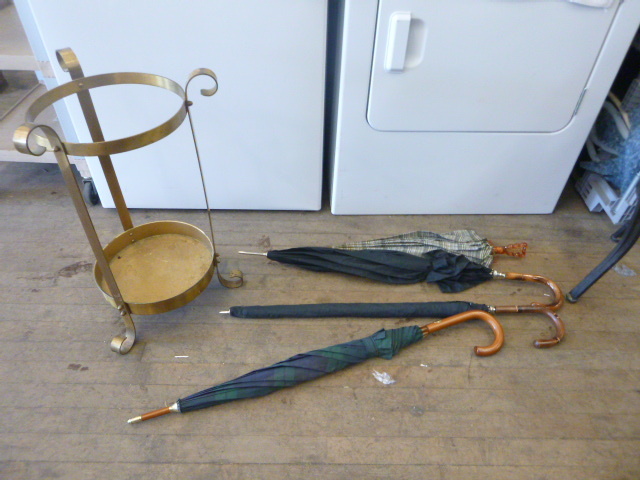 lot 49 image: 4 Old Fashion Umbrellas