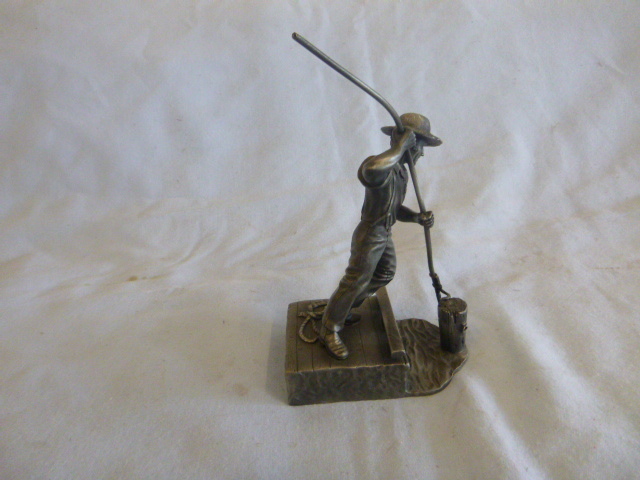 lot 55 image: The Canal Boat Man Fine Pewter Statue