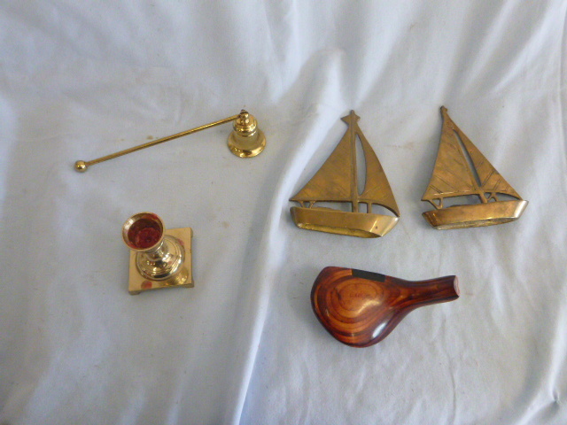 lot 56 image: Brass Items