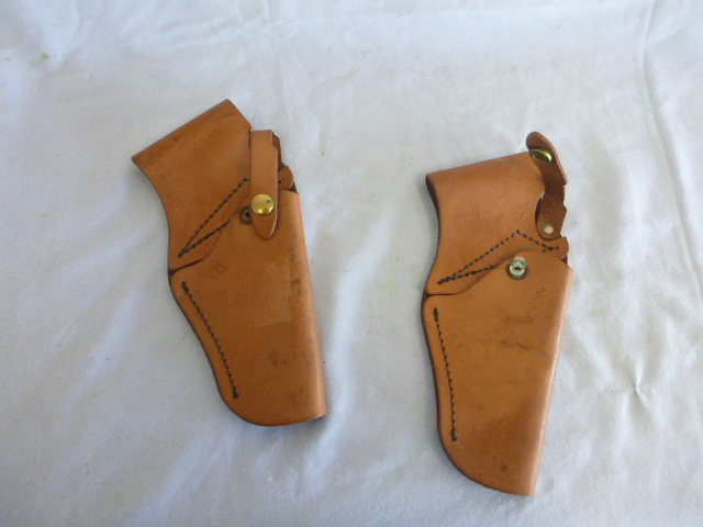 lot 86 image: 2 Vintage Toy Gun Holsters
