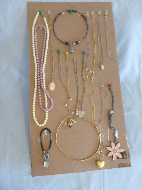 lot 141 image: Lot of Necklaces