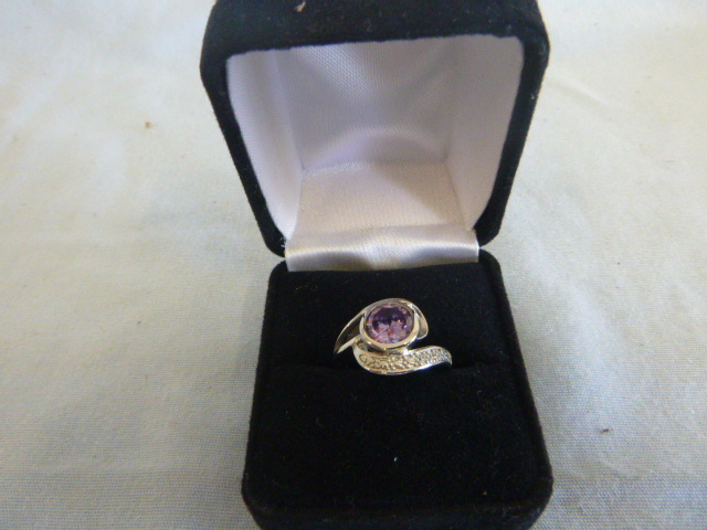 lot 143 image: Light Purple Stone Ring