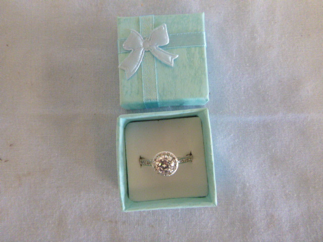 lot 151 image: White Stone Ring