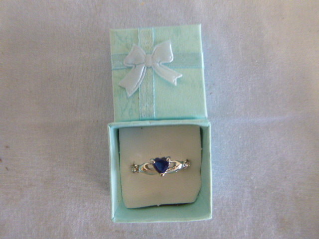 lot 153 image: Dark Blue Stone Ring