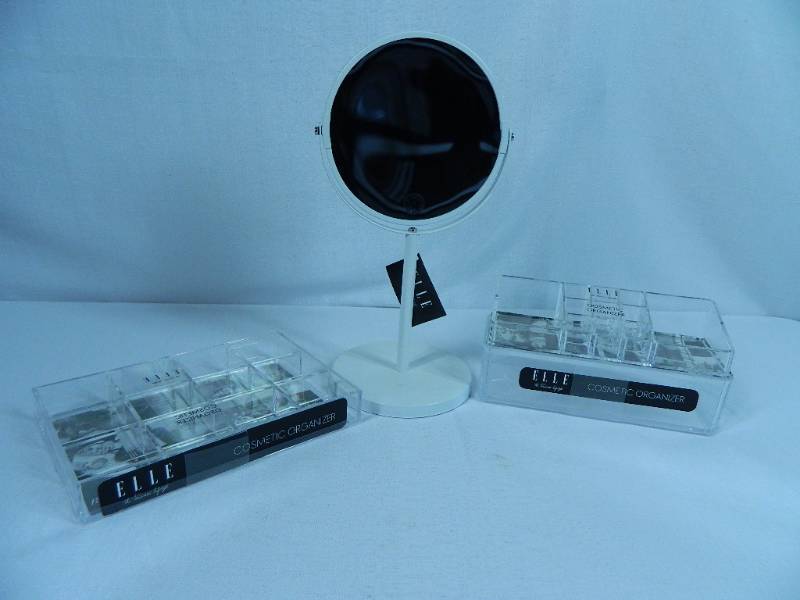 lot 23 image: New Elle Items