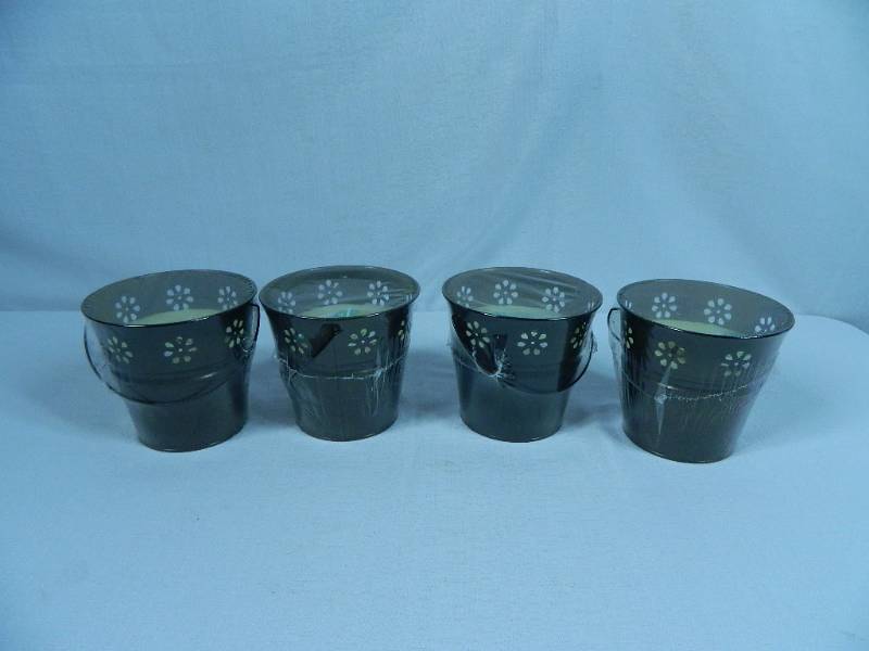 lot 25 image: 4 New Citronella Candles