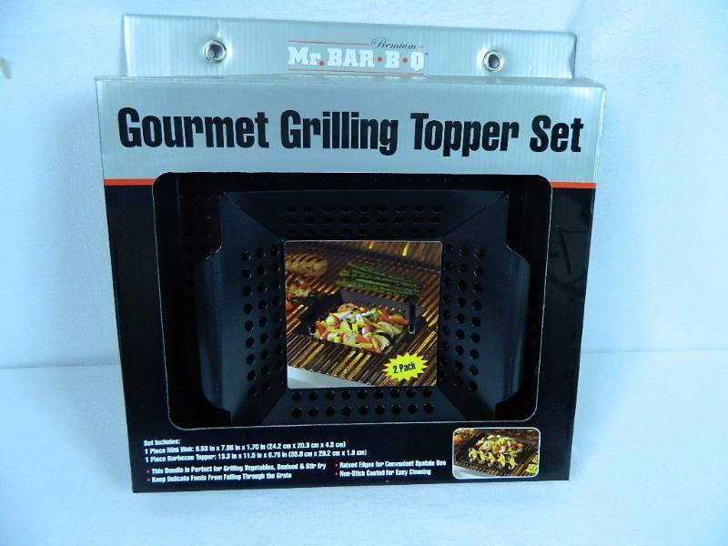lot 27 image: New Gourmet Wok Topper Grilling Set