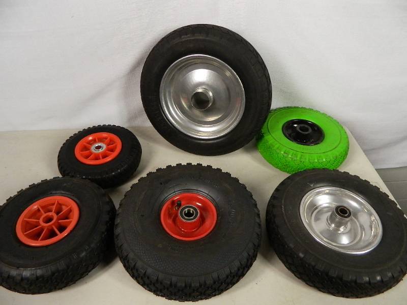 lot 65 image: 6 New Utility Tires
