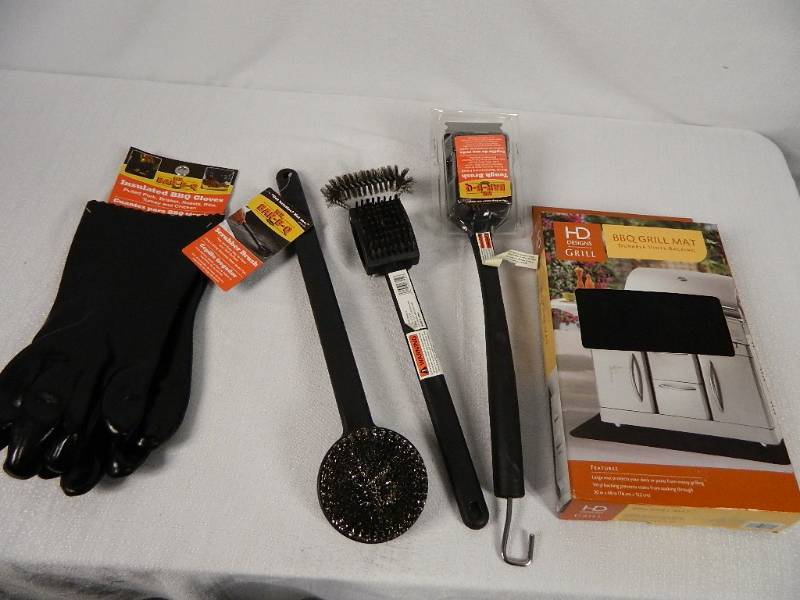 lot 105 image: New Grill Items