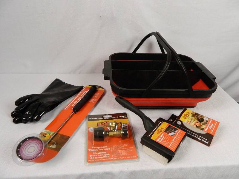 lot 108 image: New BBQ Items