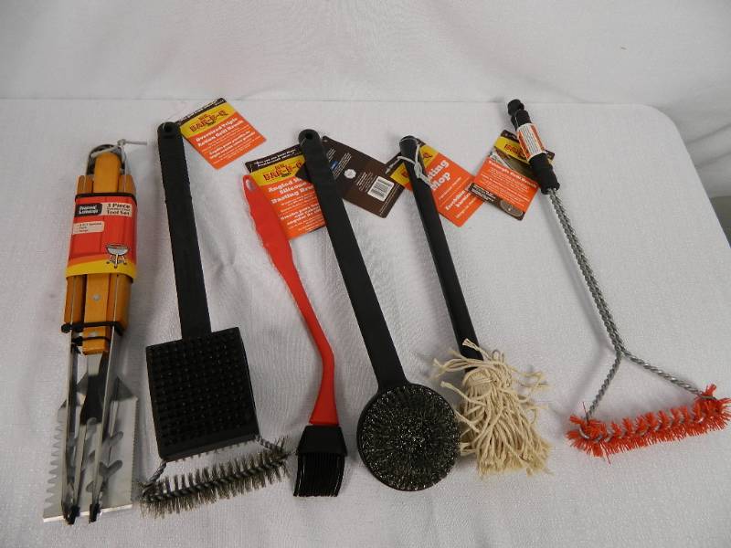 lot 119 image: New BBQ Tools and Brushes