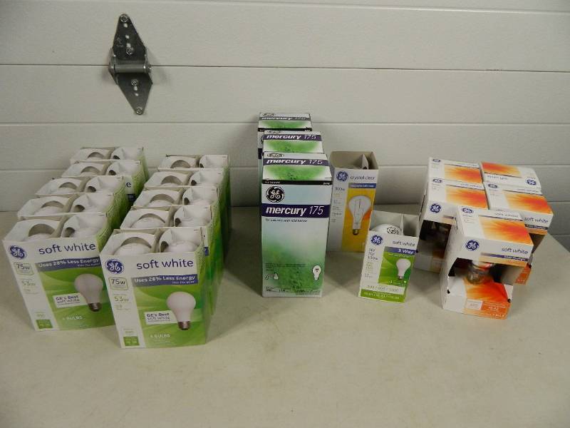 lot 130 image: Assorted New GE Light Bulbs