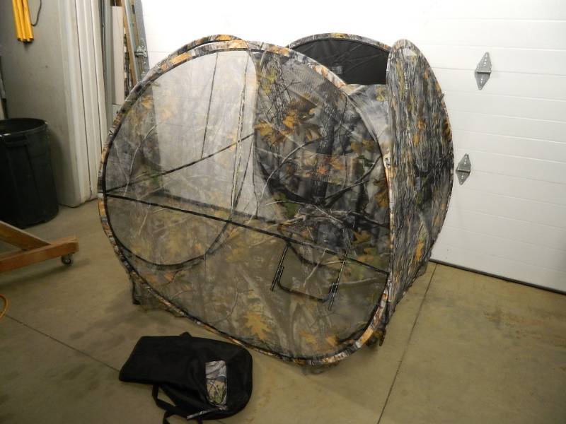 lot 147 image: New 4 ft X 4 ft Hunting Blind