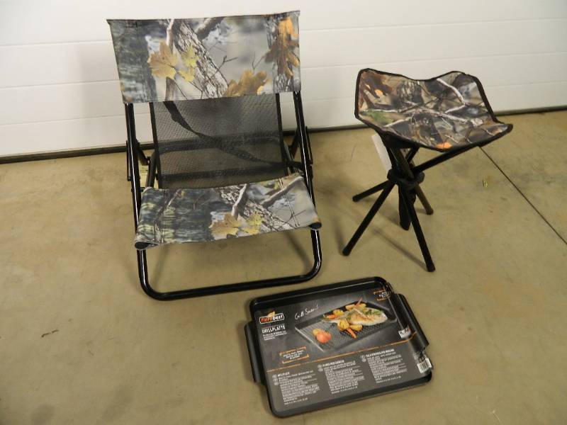 New Folding Camp Stools And Grill Plate Brand New Items Patio