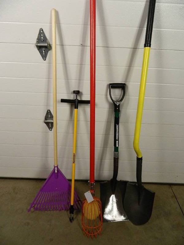 lot 157 image: New Long Handle Tools