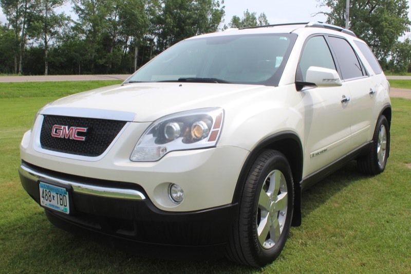 lot 3871 image: 2008 GMC Acadia SLT - 2 Owner -