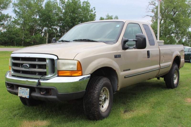 lot 3882 image: 1999 Ford F350 Super Duty XLT Supercab 4x4 - 7.3l PowerStroke Diesel -