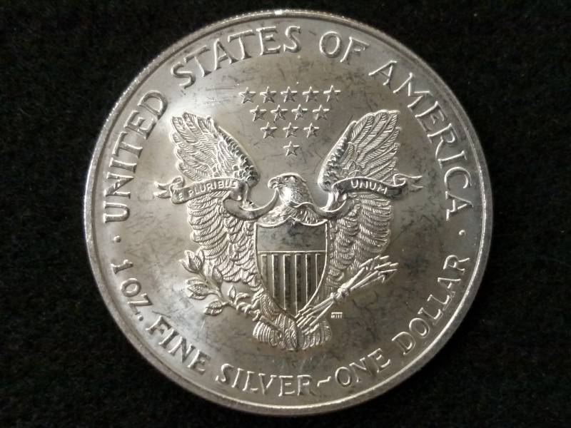 lot 158 image: 2006 One Dollar Silver Eagle, 1 oz ...