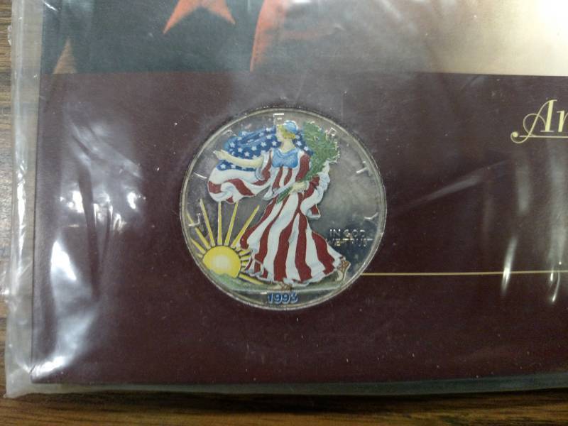 lot 200 image: 1993 Painted American Eagle Silver ...