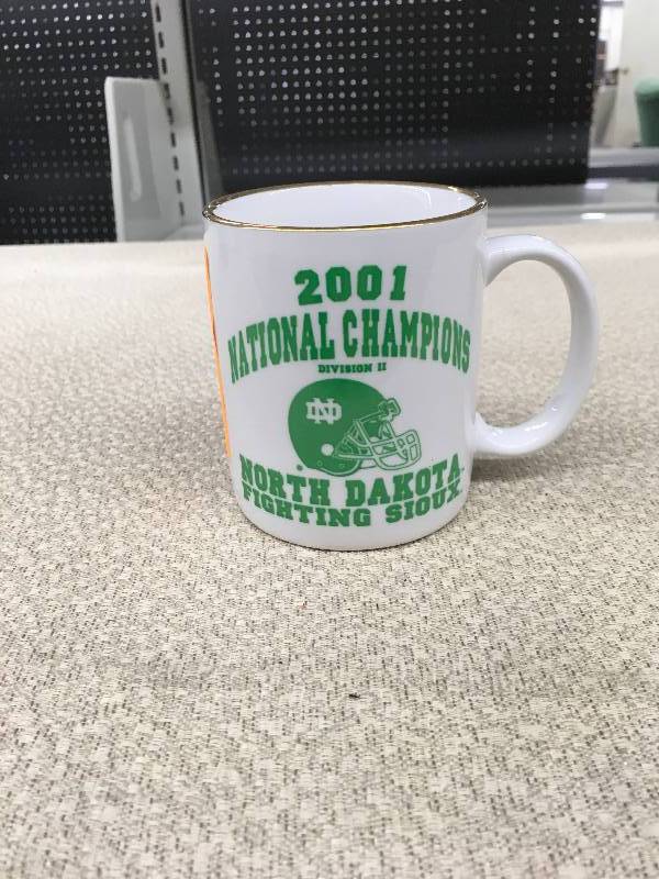 2001 Division II National Champions North Dakota Fighting Sioux Mug