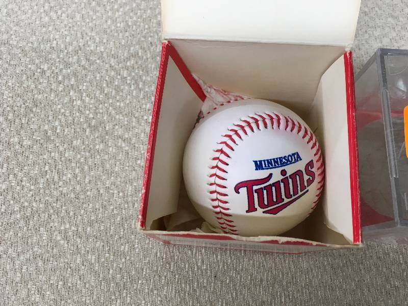 Minnesota Twins Baseball & Case