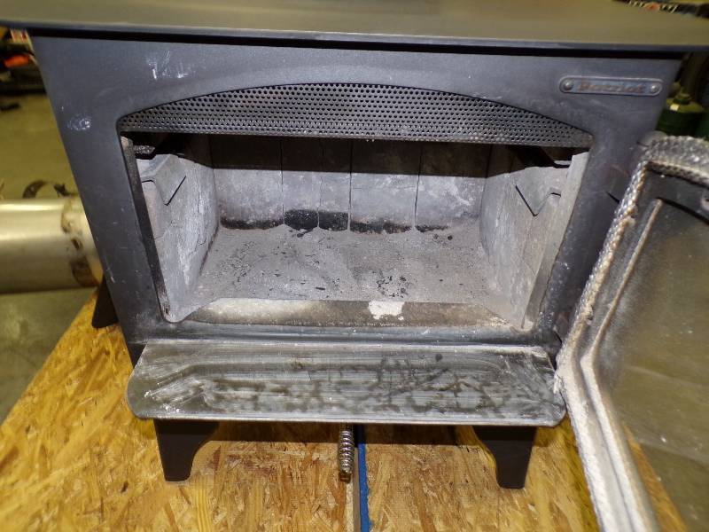 Lopi Patriot Wood Stove with Pipe Advanced Sales Consignment Auction