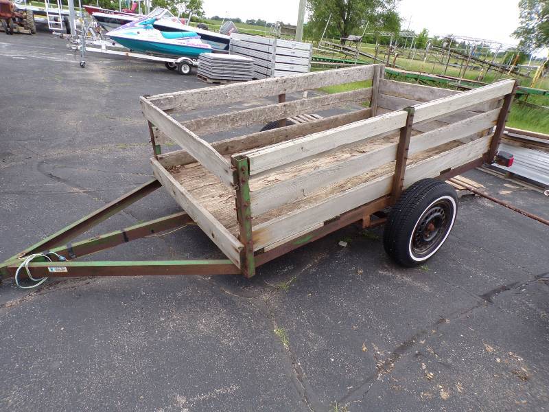 lot 2 image: 4 x 8 Trailer