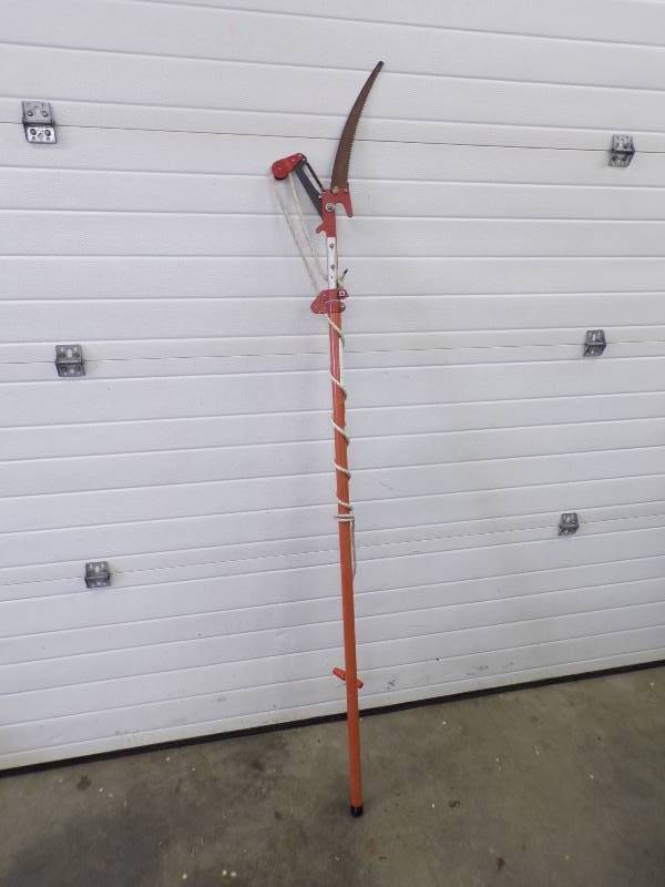 lot 11 image: Pole Saw